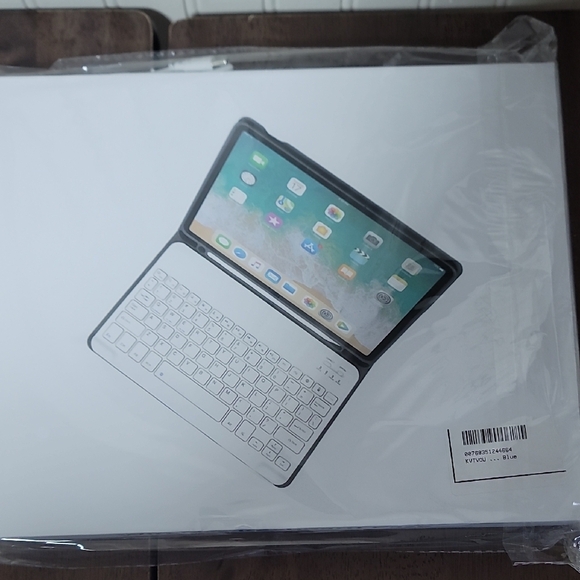 Light Blue Tablet Case with Keyboard - Picture 4 of 5